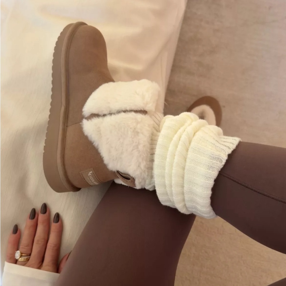Gently used Kookaburra by Ugg booties
